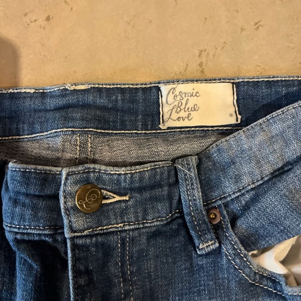 Cosmic Blue Love‎ Women’s Distressed Straight Leg Short Jeans 32” - Picture 3 of 6